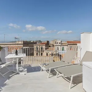 Ortygia Con Terrazza Sul Mare E Jacuzzi Affittacamere